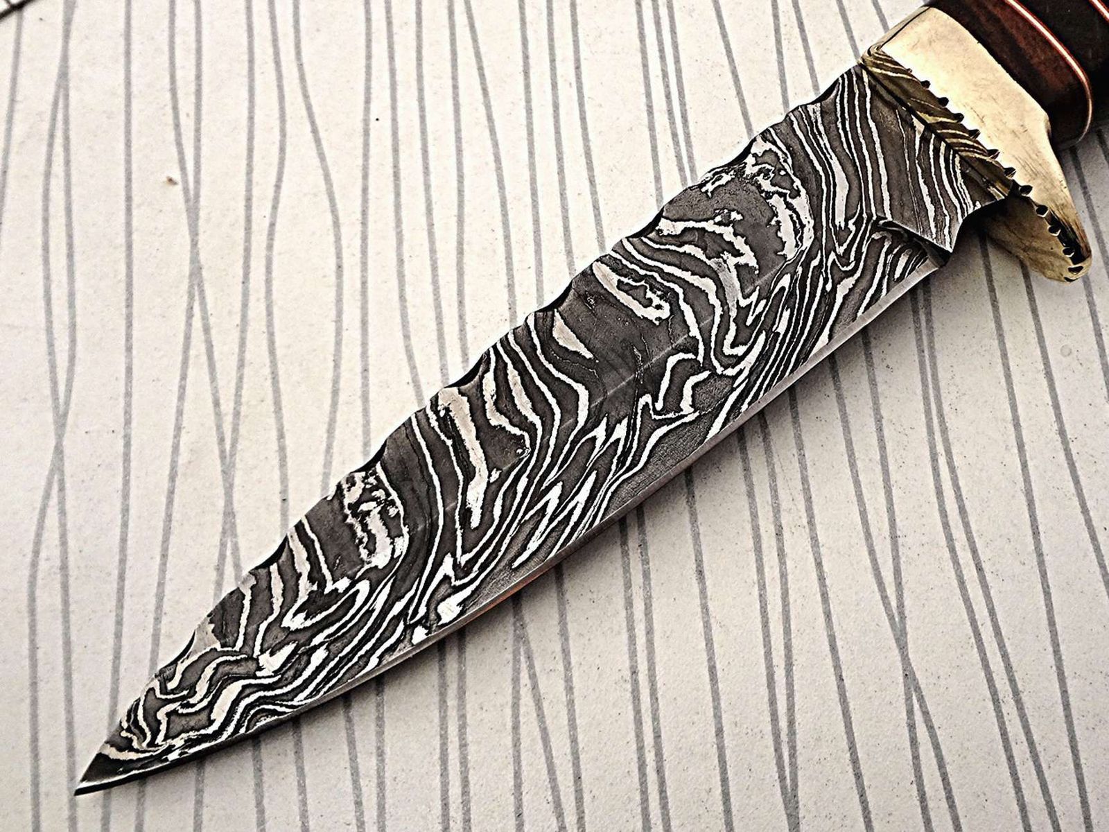 Hand Forged Feather Knife - Sharp Tip